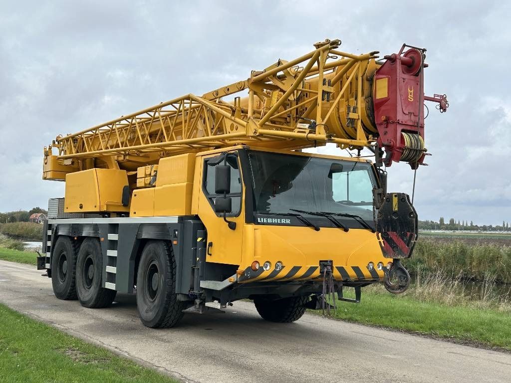 Liebherr LTM 1055-3.1  - Вседорожный кран: фото 2 Liebherr LTM 1055-3.1  - Вседорожный кран: фото 2