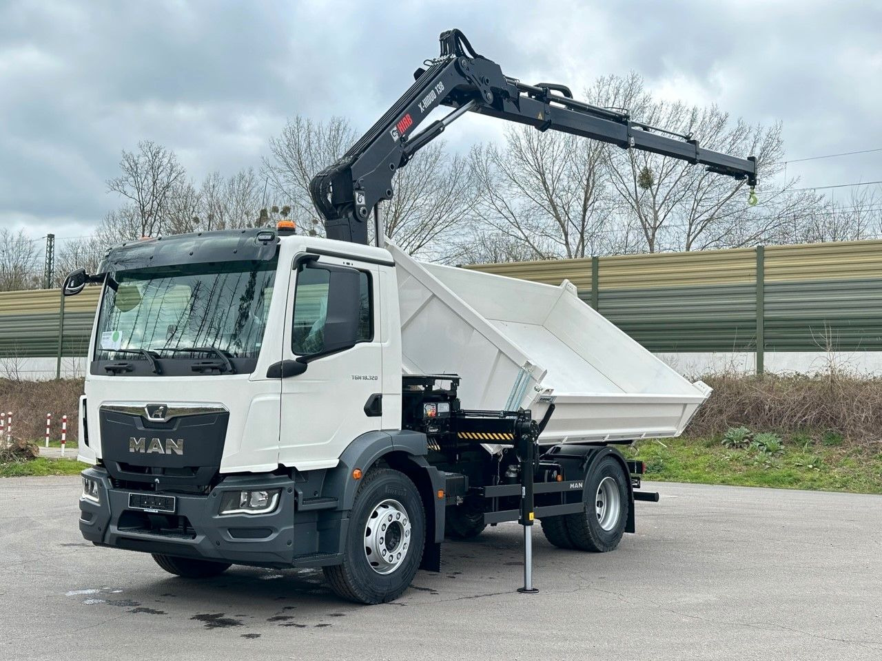 MAN TGM 18.320 4x2 Euro6e Hiab X-HiDuo 138DS-3 - Самосвал, Автоманипулятор: фото 3 MAN TGM 18.320 4x2 Euro6e Hiab X-HiDuo 138DS-3 - Самосвал, Автоманипулятор: фото 3