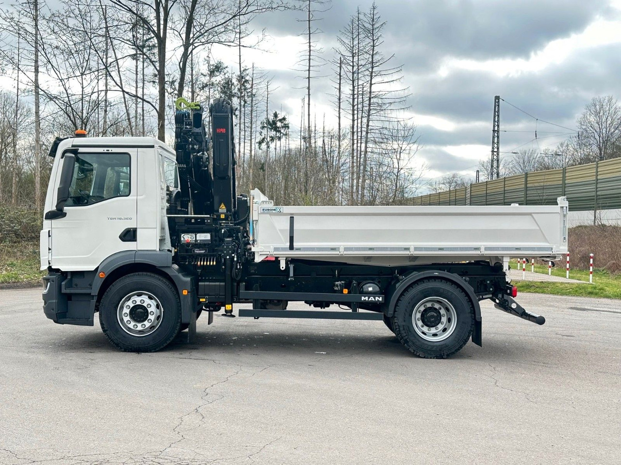MAN TGM 18.320 4x2 Euro6e Hiab X-HiDuo 138DS-3 - Самосвал, Автоманипулятор: фото 5 MAN TGM 18.320 4x2 Euro6e Hiab X-HiDuo 138DS-3 - Самосвал, Автоманипулятор: фото 5
