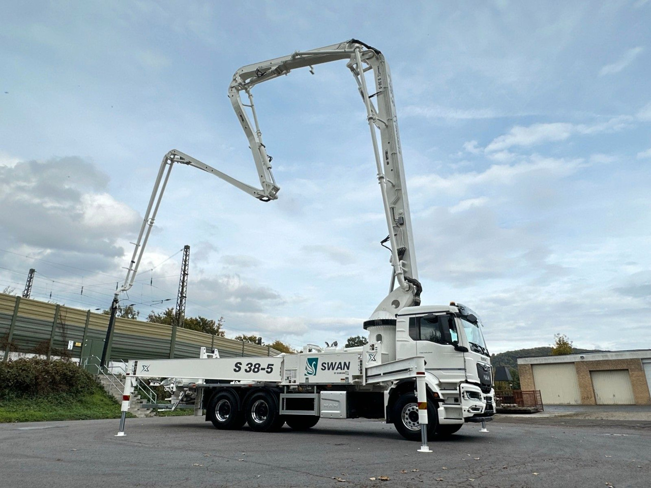 MAN TGS 26.510 6x4 SWAN TSP 38-5 160RZ ( 38m ) - Автобетоносмеситель: фото 1 MAN TGS 26.510 6x4 SWAN TSP 38-5 160RZ ( 38m ) - Автобетоносмеситель: фото 1
