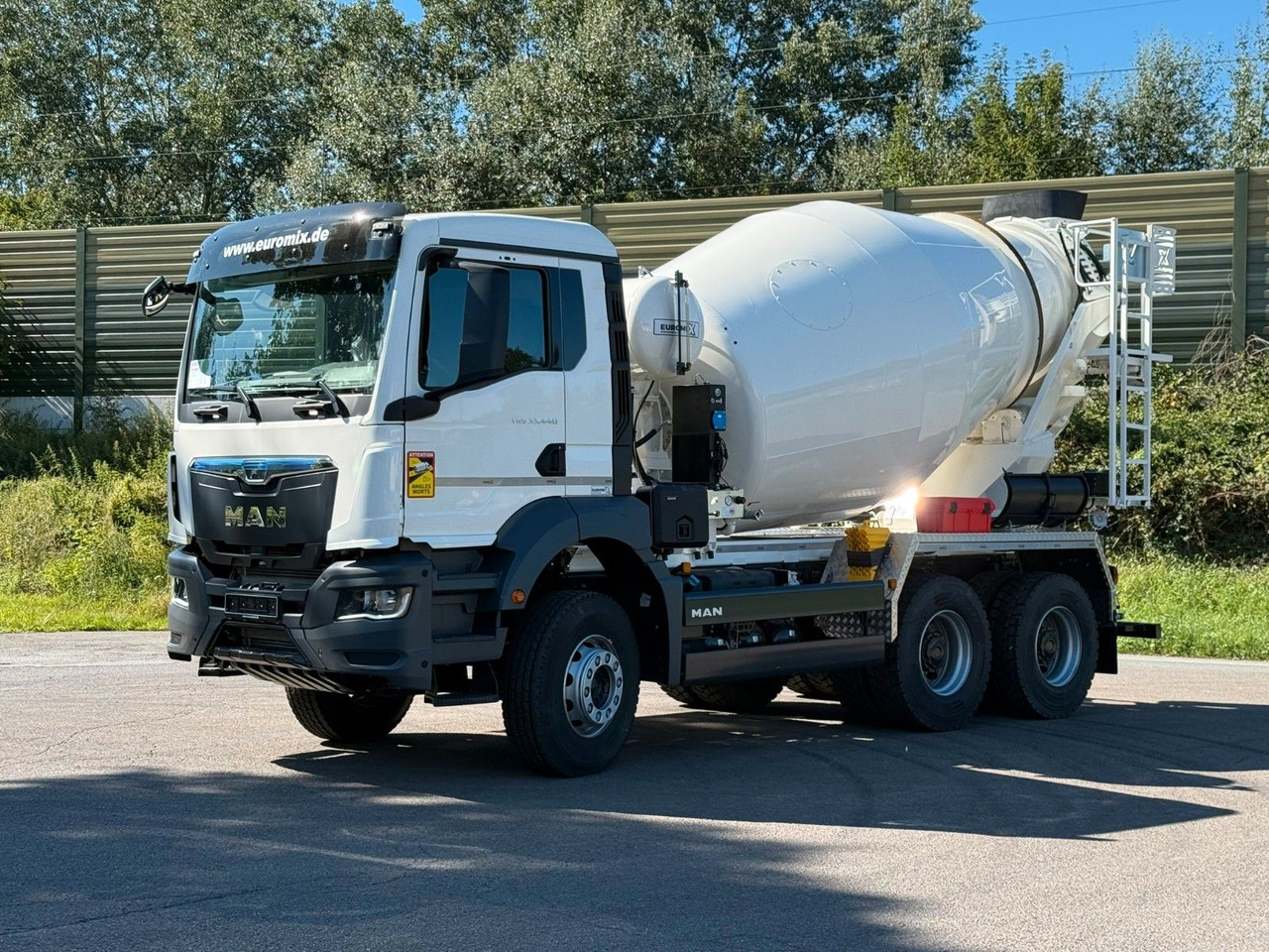 MAN TGS 33.440 / 6X4 Euro6e Euromix MTP EM 7 L - Автобетоносмеситель: фото 3 MAN TGS 33.440 / 6X4 Euro6e Euromix MTP EM 7 L - Автобетоносмеситель: фото 3