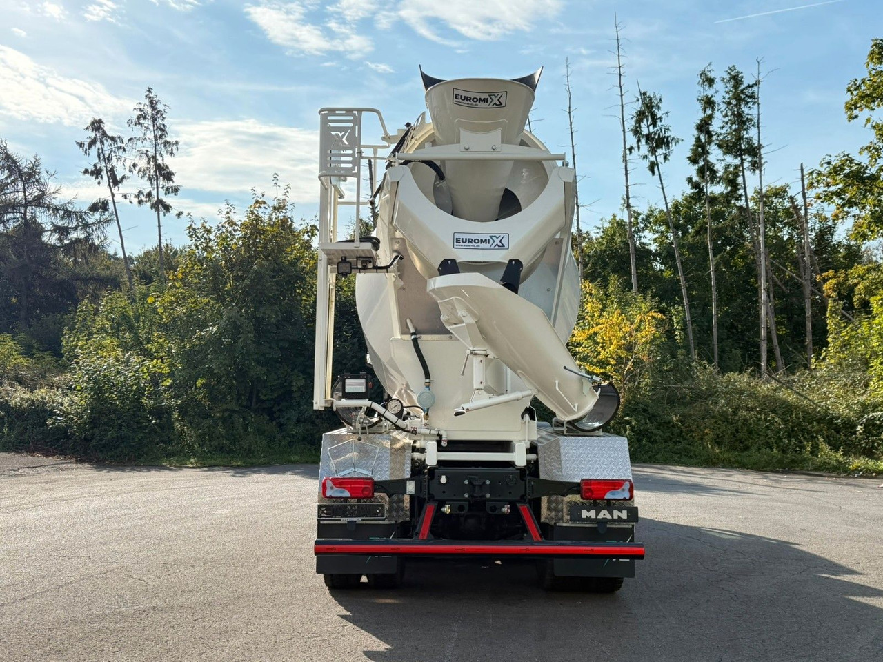 MAN TGS 35.470 BB 8X4 EuromixMTP EM 10 L - Автобетоносмеситель: фото 5 MAN TGS 35.470 BB 8X4 EuromixMTP EM 10 L - Автобетоносмеситель: фото 5