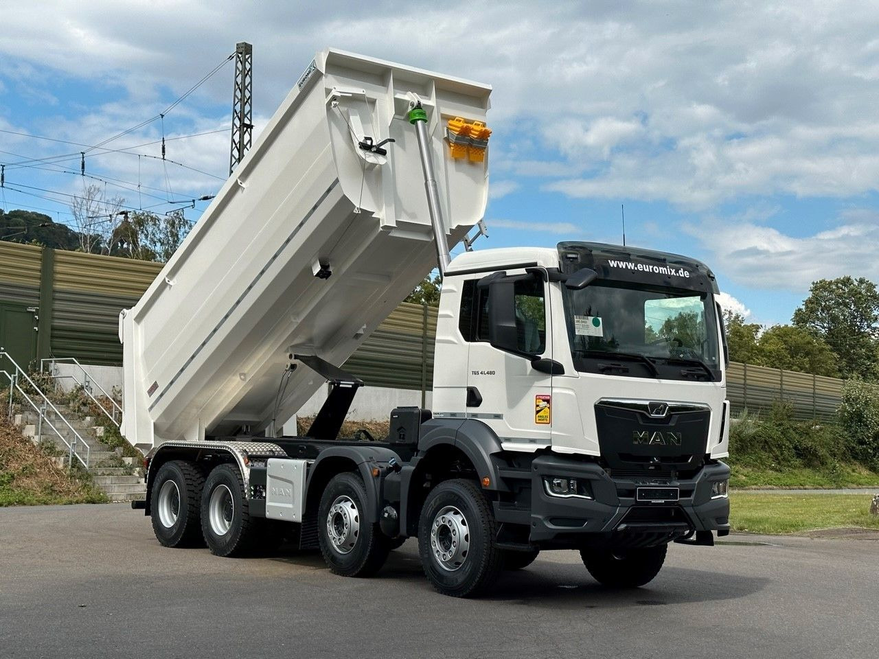 MAN TGS 41.440 8x4 EuromixMTP Mulden-Kipper MAN TGS 41.440 8x4 EuromixMTP Mulden-Kipper - Самосвал: фото 1 MAN TGS 41.440 8x4 EuromixMTP Mulden-Kipper MAN TGS 41.440 8x4 EuromixMTP Mulden-Kipper - Самосвал: фото 1