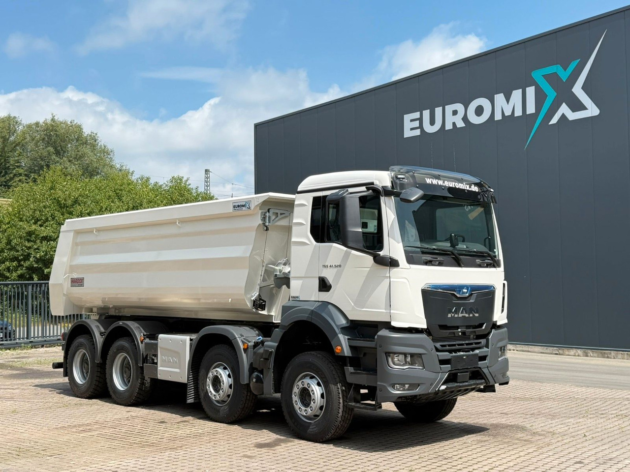 MAN TGS 41.520 BB 8X4 Euromix MuldenKipper Retarder - Самосвал: фото 1 MAN TGS 41.520 BB 8X4 Euromix MuldenKipper Retarder - Самосвал: фото 1