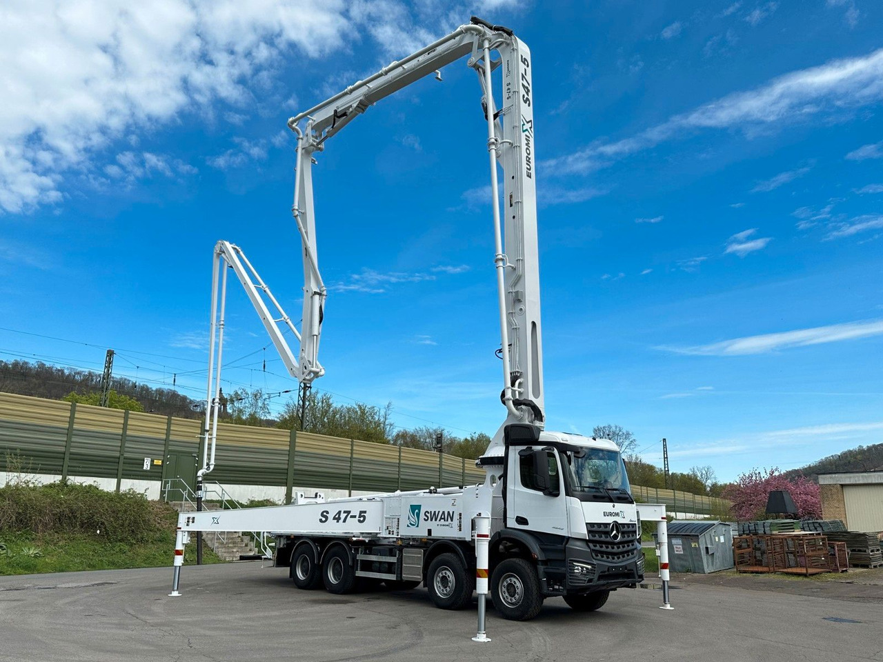 Mercedes-Benz Arocs 5 4542 8x4 SWAN TSP 47-5 160RZ ( 47m ) - Автобетононасос: фото 1 Mercedes-Benz Arocs 5 4542 8x4 SWAN TSP 47-5 160RZ ( 47m ) - Автобетононасос: фото 1