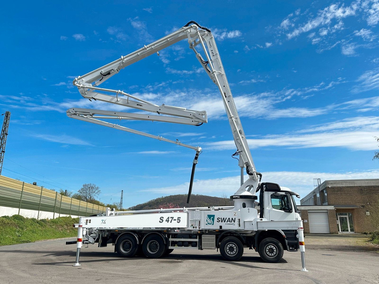 Mercedes-Benz Arocs 5 4542 8x4 SWAN TSP 47-5 160RZ ( 47m ) - Автобетононасос: фото 2 Mercedes-Benz Arocs 5 4542 8x4 SWAN TSP 47-5 160RZ ( 47m ) - Автобетононасос: фото 2