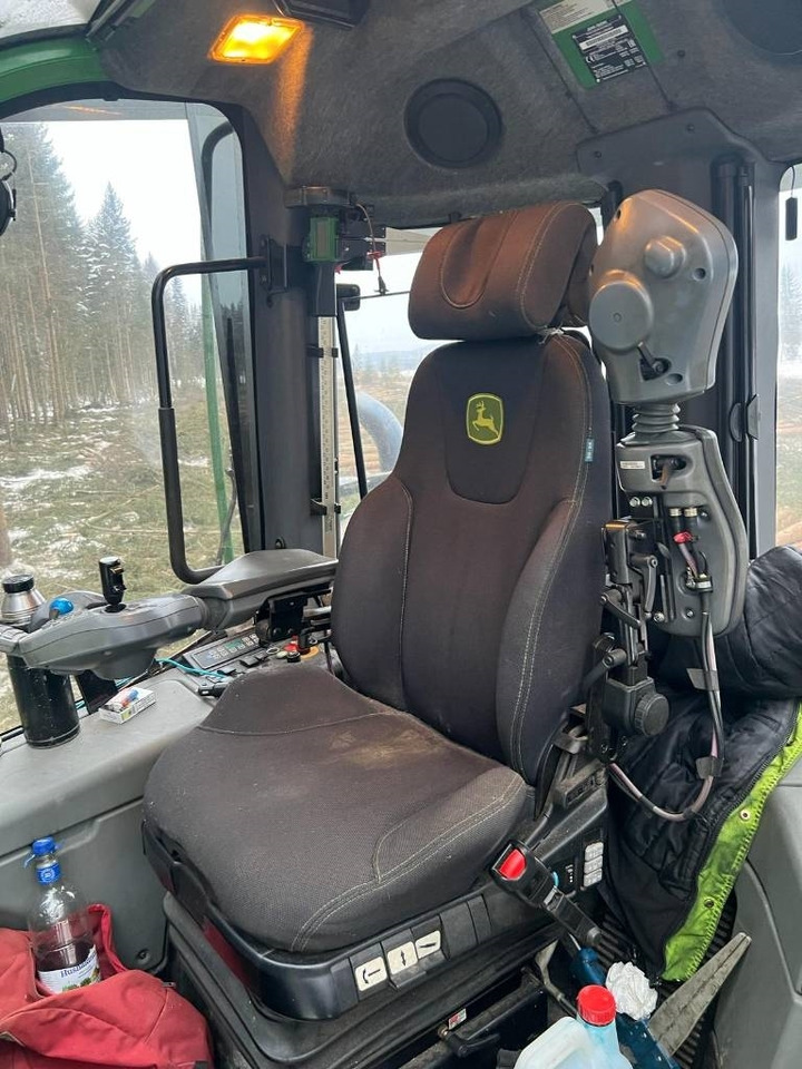 Харвестер John Deere 1170G: фото 23 Харвестер John Deere 1170G: фото 23