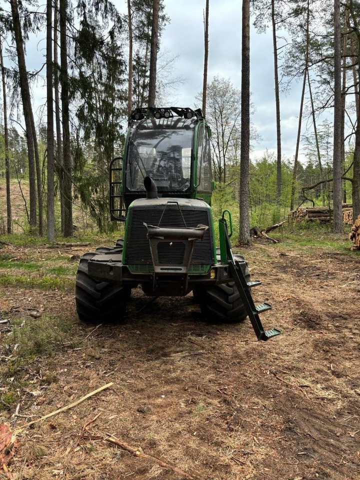 John Deere 810 E  - Форвардер: фото 3 John Deere 810 E  - Форвардер: фото 3