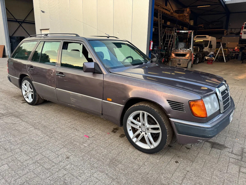 Mercedes-Benz 300-serie **W124-300TD-TURBO DIESEL** - Легковой автомобиль: фото 1 Mercedes-Benz 300-serie **W124-300TD-TURBO DIESEL** - Легковой автомобиль: фото 1