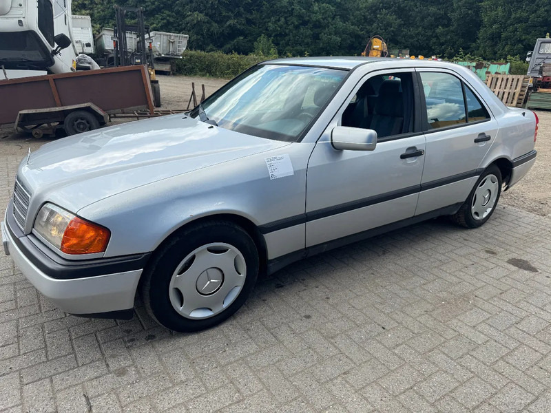 Mercedes-Benz C-Klasse **C250DIESEL+AIRCO** - Седан: фото 1 Mercedes-Benz C-Klasse **C250DIESEL+AIRCO** - Седан: фото 1