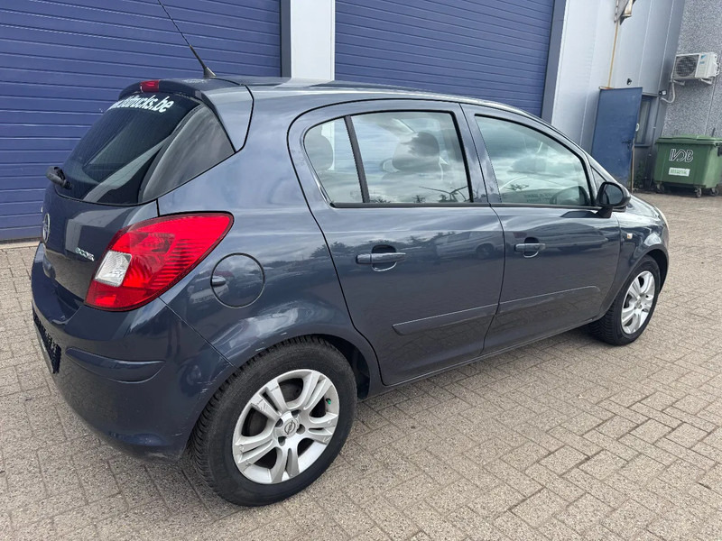Opel Corsa **EURO4-AIRCO** - Седан: фото 4 Opel Corsa **EURO4-AIRCO** - Седан: фото 4