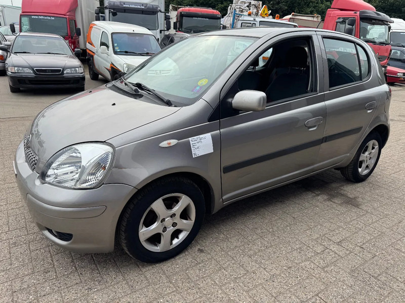 Toyota Yaris **5DOORS-PETROL-BELGIAN CAR-AIRCO** - Хэтчбек: фото 1 Toyota Yaris **5DOORS-PETROL-BELGIAN CAR-AIRCO** - Хэтчбек: фото 1