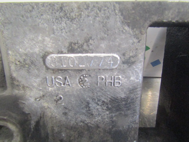 CUMMINS M11 OIL FLTER HOUSING P/NO 3102774 - Двигатель и запчасти для Грузовиков: фото 2 CUMMINS M11 OIL FLTER HOUSING P/NO 3102774 - Двигатель и запчасти для Грузовиков: фото 2