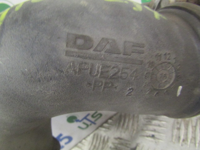 DAF LF 220 EURO 6 INTERCOOLER PIPE P/NO APUE 254 - Двигатель и запчасти для Грузовиков: фото 2 DAF LF 220 EURO 6 INTERCOOLER PIPE P/NO APUE 254 - Двигатель и запчасти для Грузовиков: фото 2