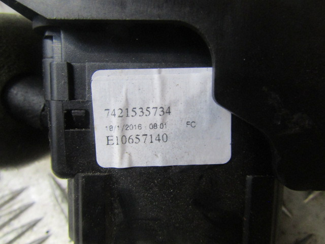 DAF LF 220 INDICATOR / WIPER STALK COMPLETE P/NO 7421535734 / 7421535775 - Кабина и интерьер для Грузовиков: фото 2 DAF LF 220 INDICATOR / WIPER STALK COMPLETE P/NO 7421535734 / 7421535775 - Кабина и интерьер для Грузовиков: фото 2