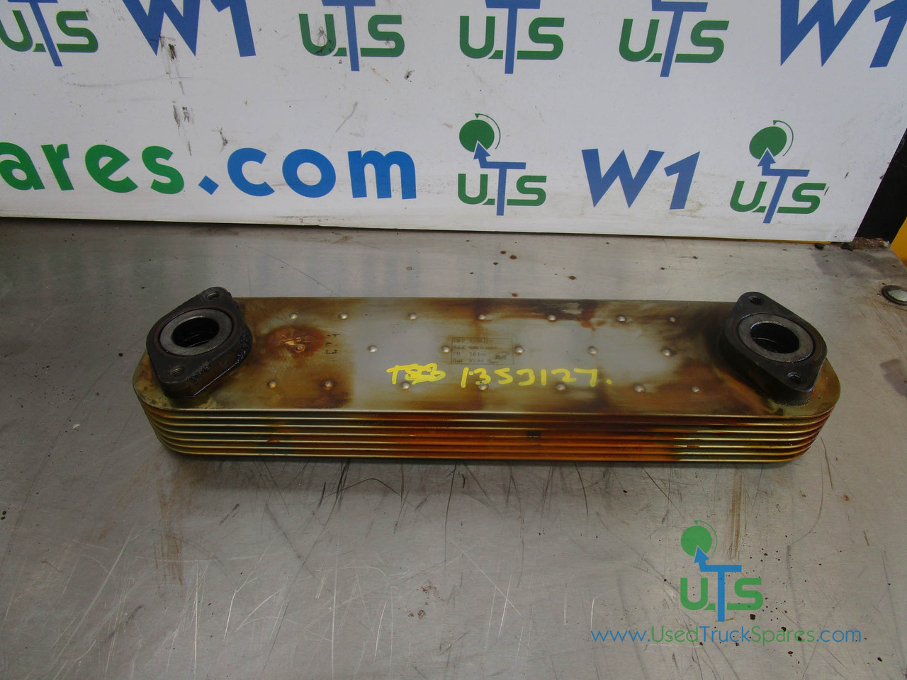 IVECO CURSOR 8 OIL COOLER P/NO 1353127 - Двигатель и запчасти для Грузовиков: фото 1 IVECO CURSOR 8 OIL COOLER P/NO 1353127 - Двигатель и запчасти для Грузовиков: фото 1