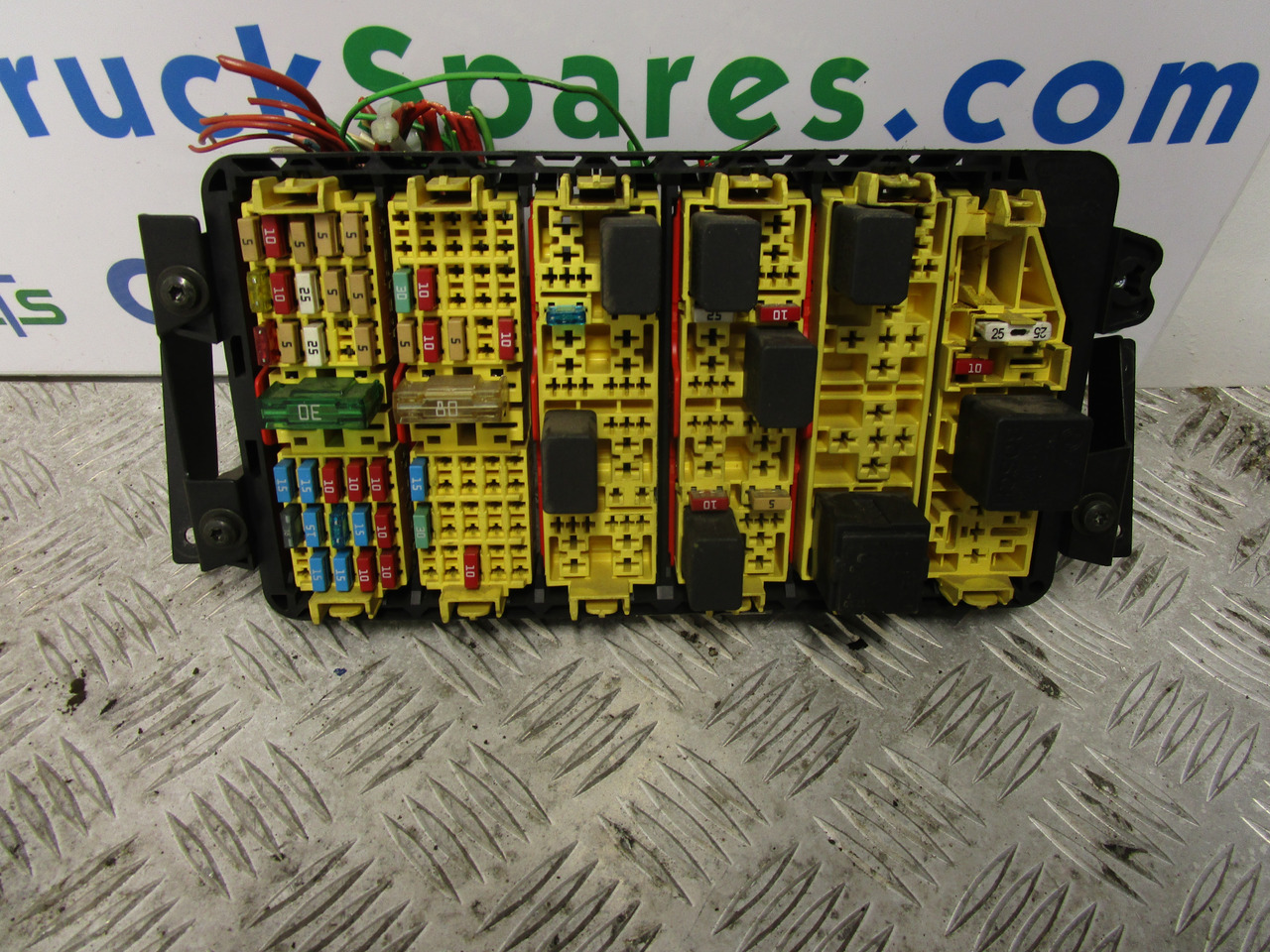 IVECO DAILY 3.0 FUSEBOARD P/NO 284912-2 - Электрическая система для Грузовиков: фото 1 IVECO DAILY 3.0 FUSEBOARD P/NO 284912-2 - Электрическая система для Грузовиков: фото 1