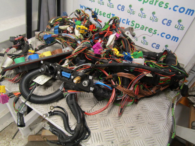 IVECO STRALIS COPLETE CAB WIRING HARNESS - Электрическая система для Грузовиков: фото 3 IVECO STRALIS COPLETE CAB WIRING HARNESS - Электрическая система для Грузовиков: фото 3