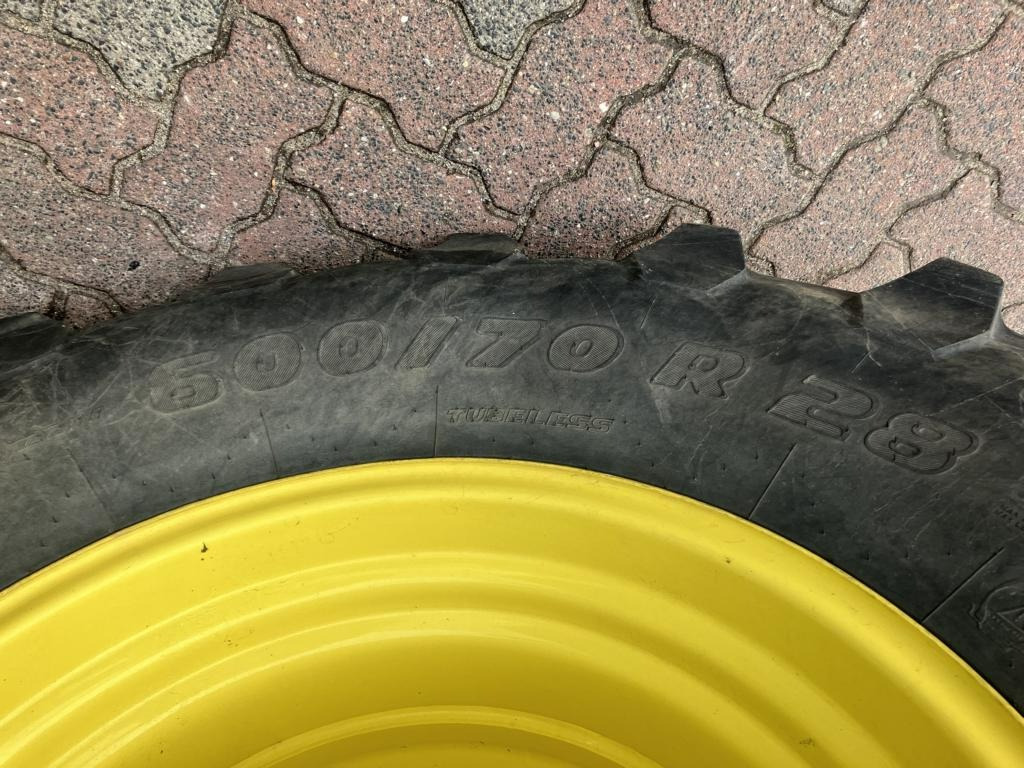 Трактор John Deere 6250R: фото 9