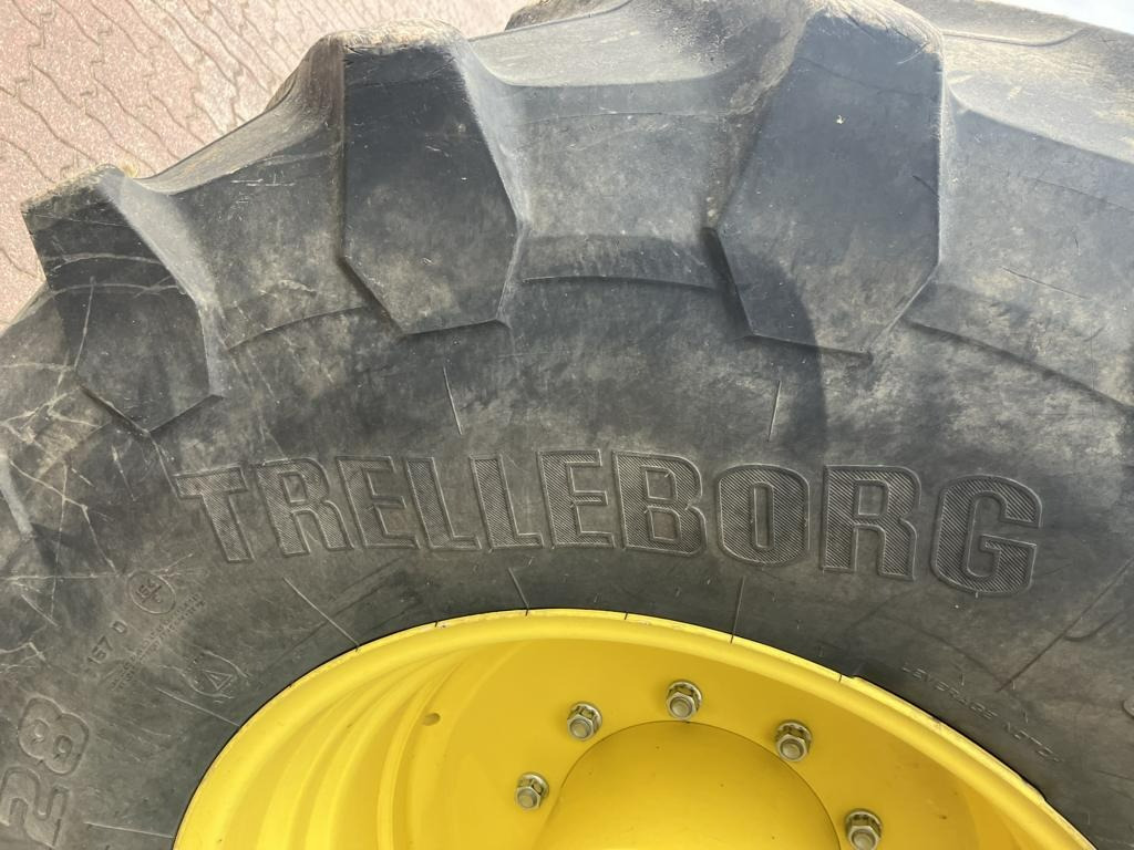 Трактор John Deere 6250R: фото 8