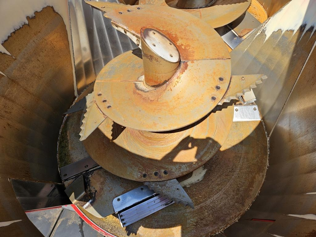 Mayer 4.0 PREMIUM 2218-20 - Кормораздатчик: фото 4 Mayer 4.0 PREMIUM 2218-20 - Кормораздатчик: фото 4