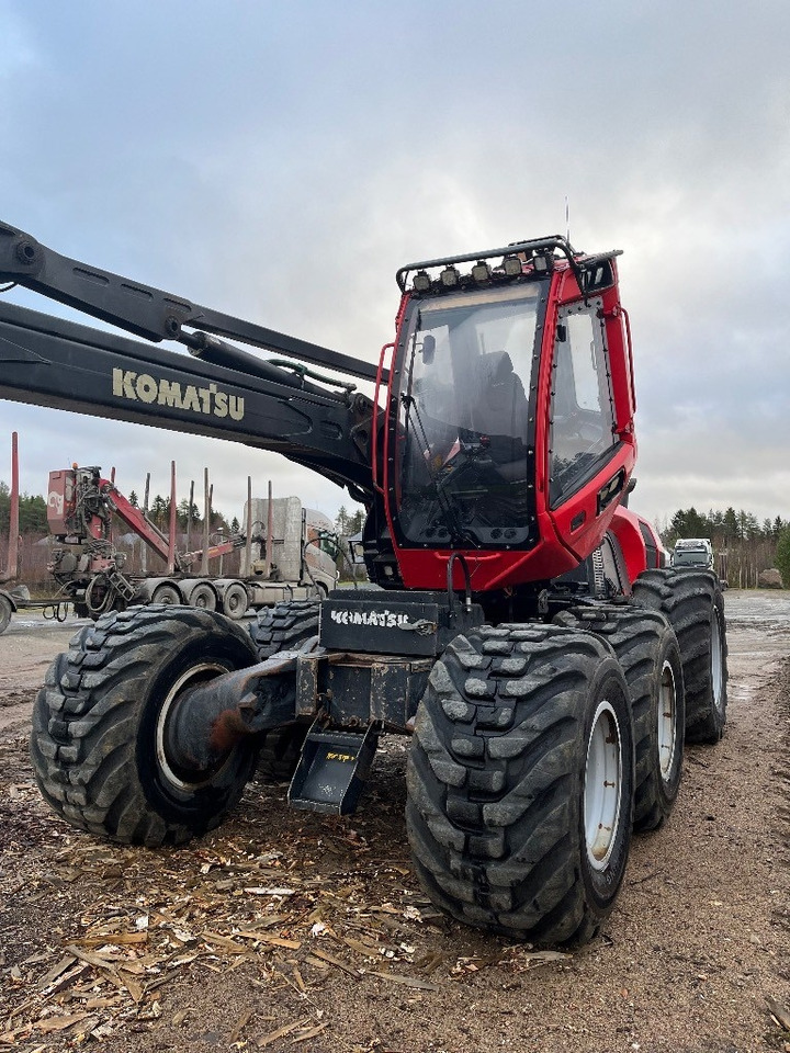 Komatsu 911 - Харвестер: фото 1 Komatsu 911 - Харвестер: фото 1