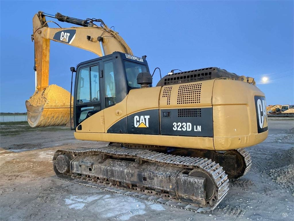 CAT 323 DLN - Гусеничный экскаватор: фото 3 CAT 323 DLN - Гусеничный экскаватор: фото 3
