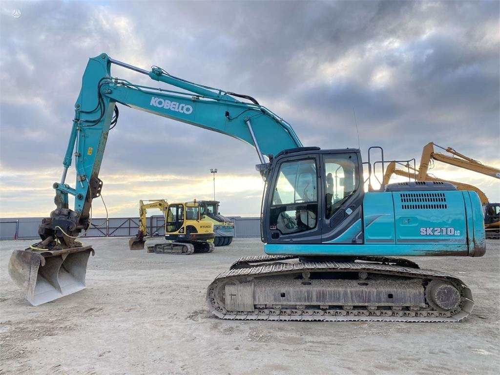 Kobelco SK 210 LC-9 - Гусеничный экскаватор: фото 2 Kobelco SK 210 LC-9 - Гусеничный экскаватор: фото 2