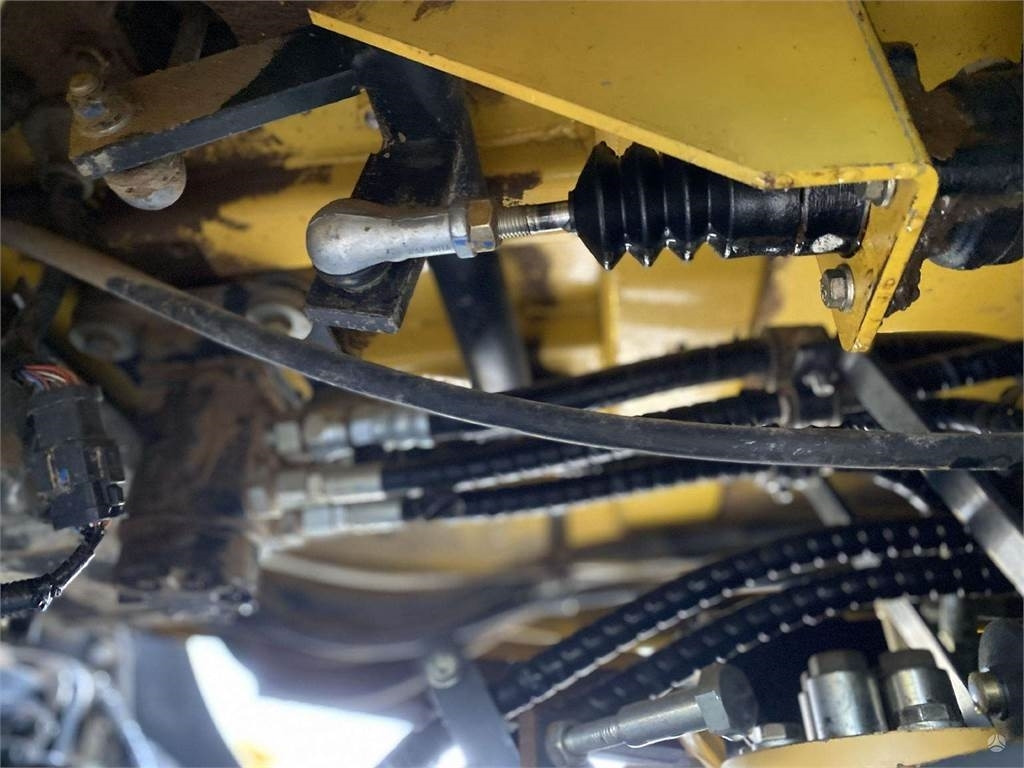 Колёсный погрузчик Komatsu WA 480-6: фото 23 Колёсный погрузчик Komatsu WA 480-6: фото 23