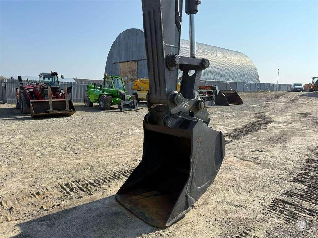 Гусеничный экскаватор Volvo EC 240 LC: фото 8