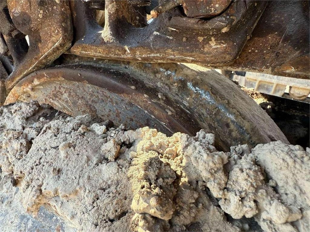 Гусеничный экскаватор Volvo EC 240 LC: фото 21