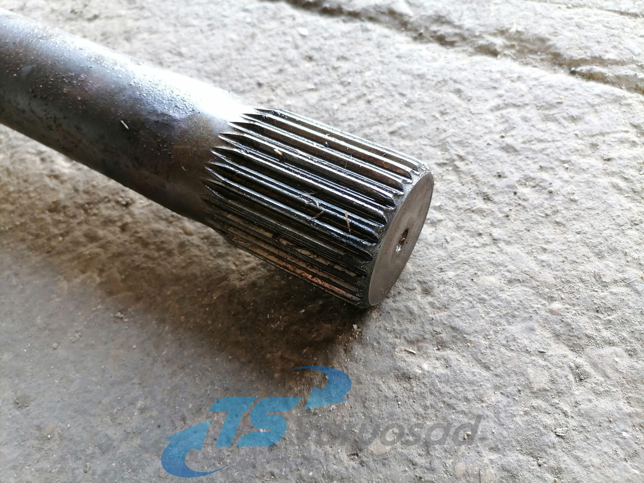 MAN Drive shaft 81355020136 - Приводный вал для Грузовиков: фото 2 MAN Drive shaft 81355020136 - Приводный вал для Грузовиков: фото 2