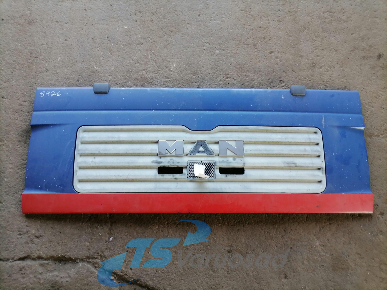 MAN Grille panel 81611100053 - Решётка радиатора для Грузовиков: фото 2 MAN Grille panel 81611100053 - Решётка радиатора для Грузовиков: фото 2