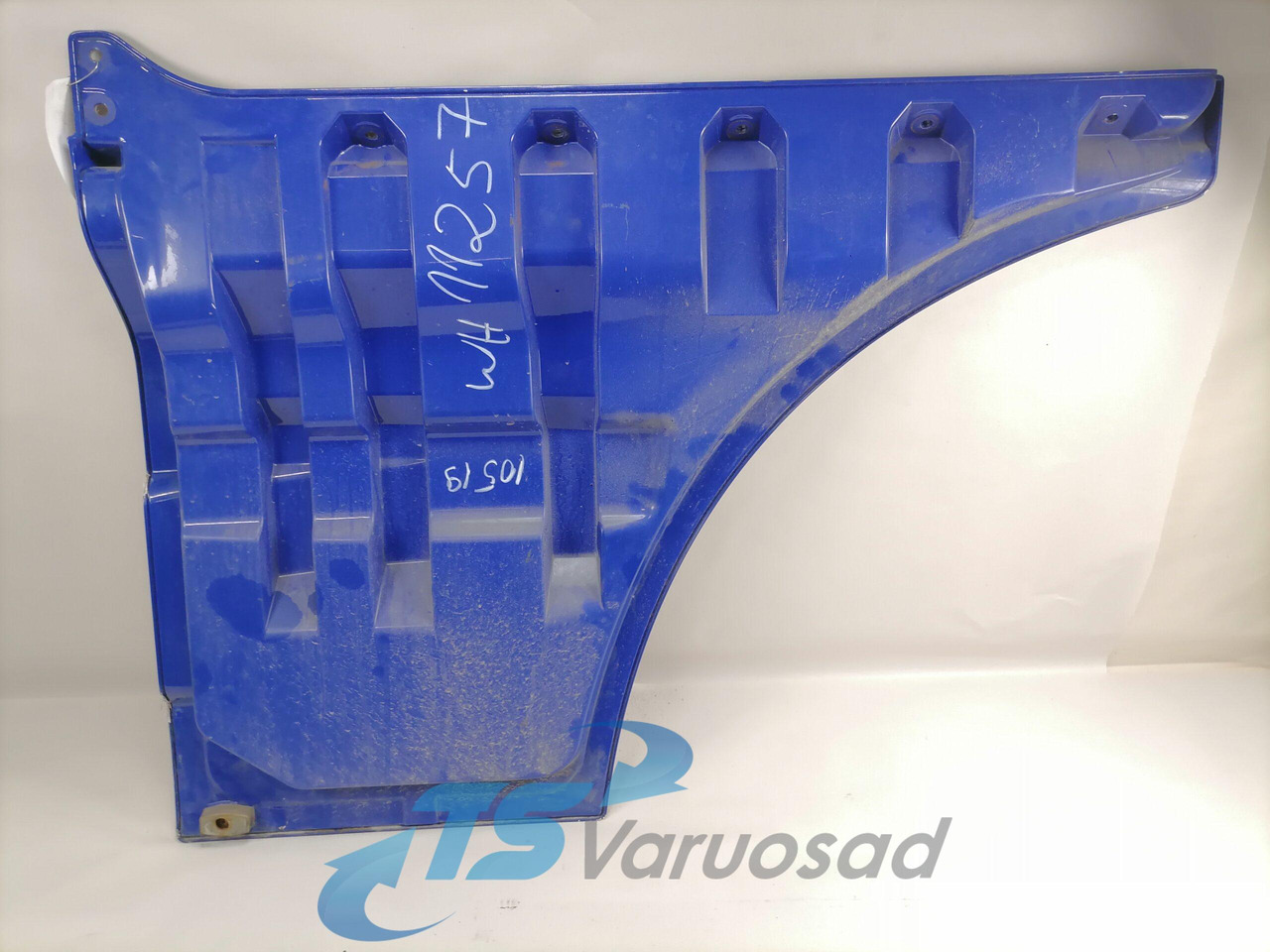 MAN Ukse pikendus, parem 81626100018 - Дверь и запчасти для Грузовиков: фото 2 MAN Ukse pikendus, parem 81626100018 - Дверь и запчасти для Грузовиков: фото 2