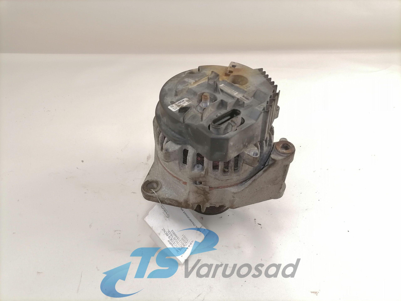 Mercedes-Benz Alternator A0121546802 - Генератор для Грузовиков: фото 1 Mercedes-Benz Alternator A0121546802 - Генератор для Грузовиков: фото 1