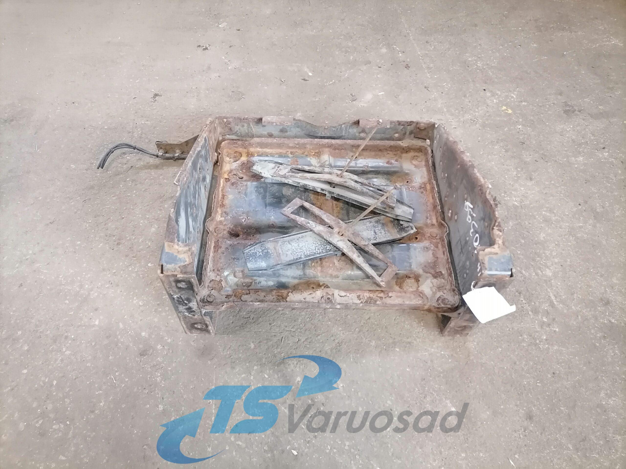 Mercedes-Benz Battery box A9415400916 - Аккумулятор для Грузовиков: фото 2 Mercedes-Benz Battery box A9415400916 - Аккумулятор для Грузовиков: фото 2