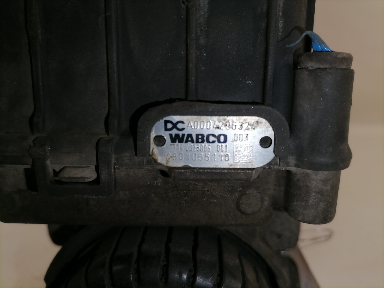 Mercedes-Benz EBS brake valve A0004296324 - Тормозной клапан для Грузовиков: фото 3 Mercedes-Benz EBS brake valve A0004296324 - Тормозной клапан для Грузовиков: фото 3