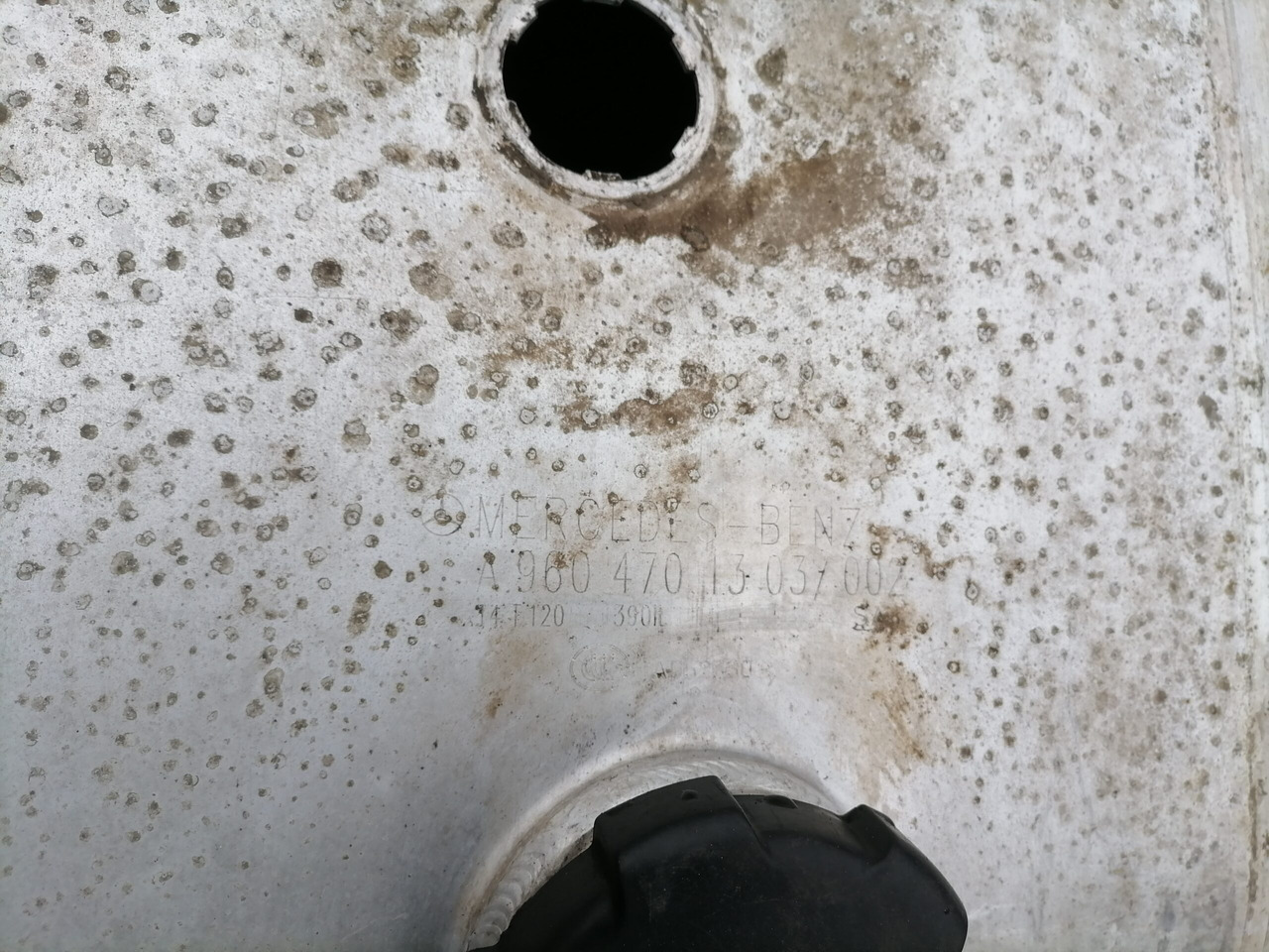 Mercedes-Benz Kütusepaak 390L A9604701303 - Топливный бак для Грузовиков: фото 5 Mercedes-Benz Kütusepaak 390L A9604701303 - Топливный бак для Грузовиков: фото 5