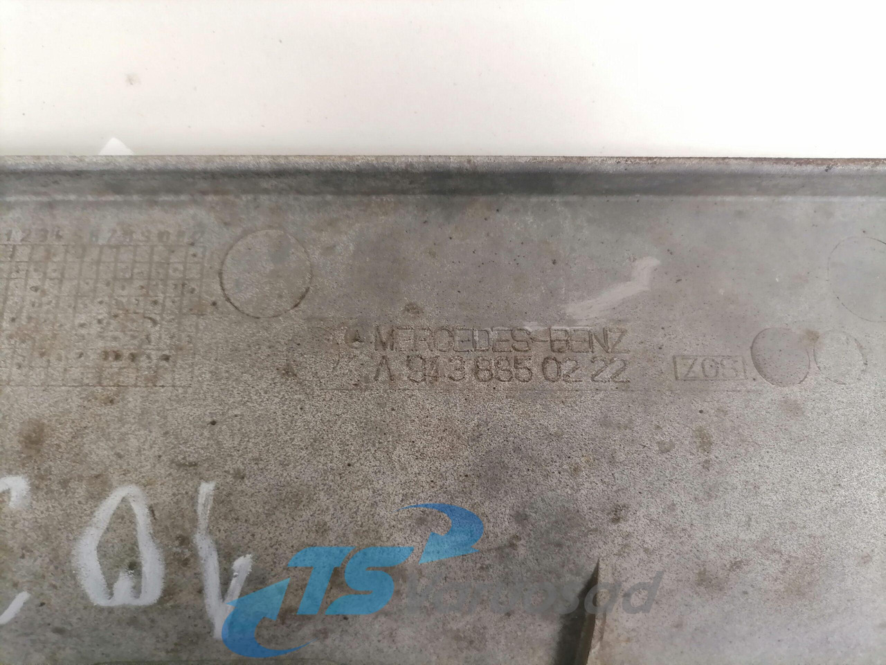Mercedes-Benz Plastikdetail A9438850222 - Аэродинамика/ Спойлеры для Грузовиков: фото 3 Mercedes-Benz Plastikdetail A9438850222 - Аэродинамика/ Спойлеры для Грузовиков: фото 3