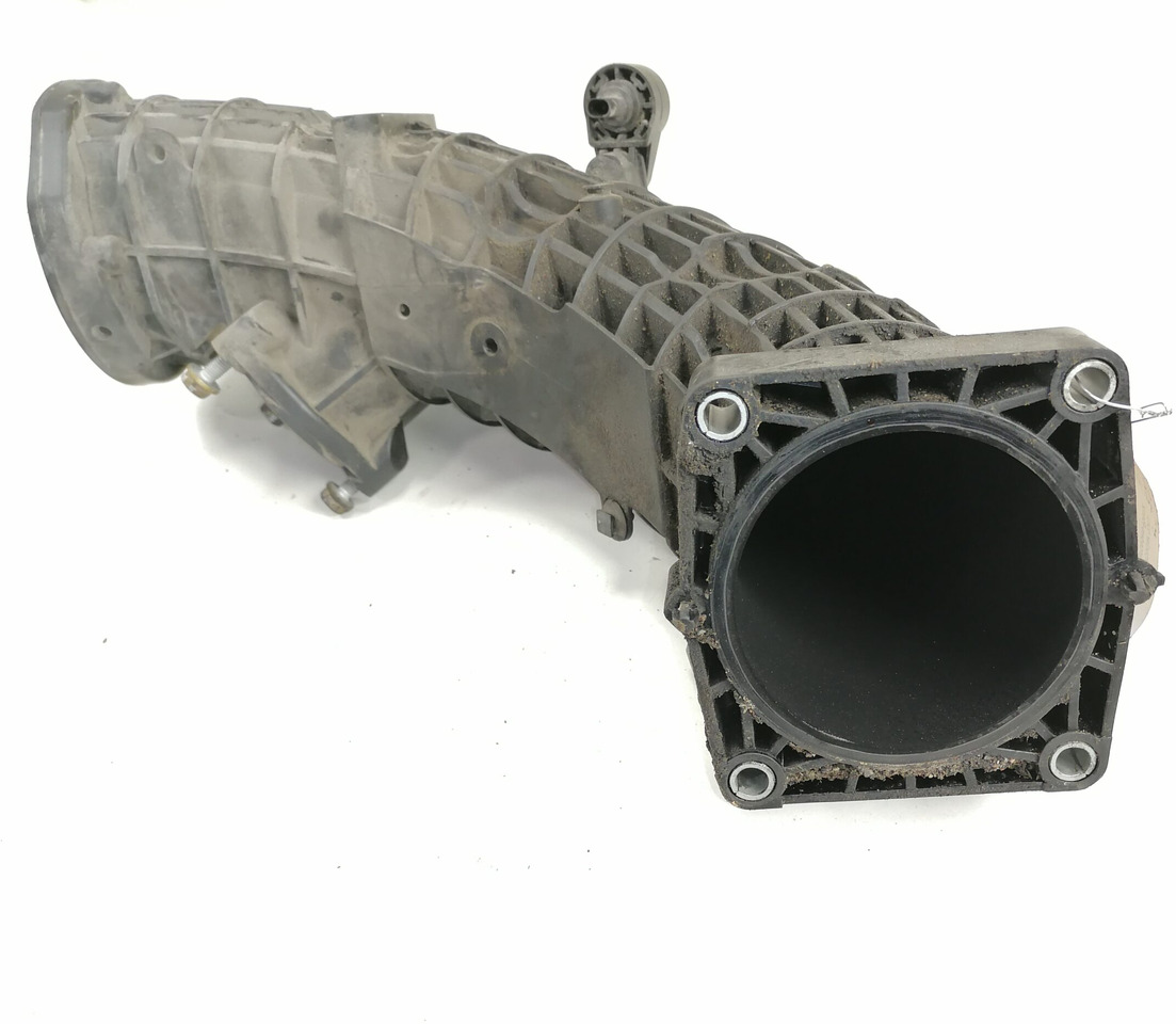 Mercedes-Benz intercooler pipe A4710902137 - Интеркулер для Грузовиков: фото 2 Mercedes-Benz intercooler pipe A4710902137 - Интеркулер для Грузовиков: фото 2