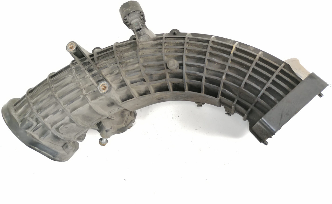 Mercedes-Benz intercooler pipe A4710902137 - Интеркулер для Грузовиков: фото 3 Mercedes-Benz intercooler pipe A4710902137 - Интеркулер для Грузовиков: фото 3