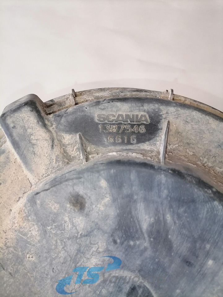 Scania Air filter housing cover 1387546 - Система впуска для Грузовиков: фото 3 Scania Air filter housing cover 1387546 - Система впуска для Грузовиков: фото 3