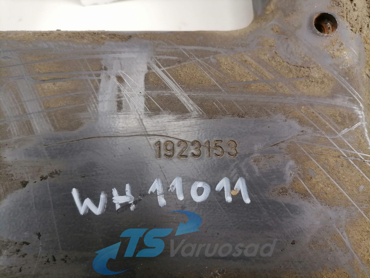 Scania Bumper bracket 1923153 - Бампер для Грузовиков: фото 3 Scania Bumper bracket 1923153 - Бампер для Грузовиков: фото 3