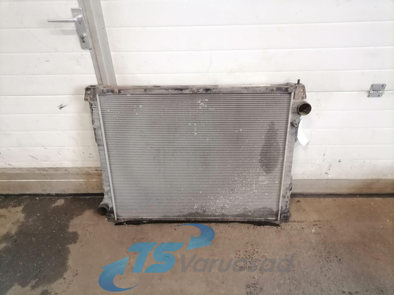 Scania Cooling radiator 1769999 - Радиатор для Грузовиков: фото 1 Scania Cooling radiator 1769999 - Радиатор для Грузовиков: фото 1