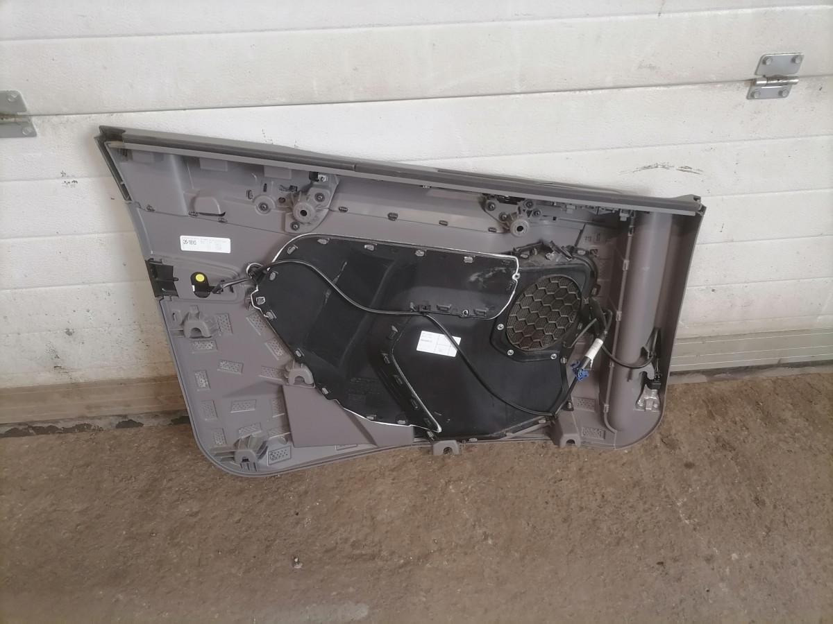 Scania Door trim panel 2935304 - Дверь и запчасти для Грузовиков: фото 4 Scania Door trim panel 2935304 - Дверь и запчасти для Грузовиков: фото 4