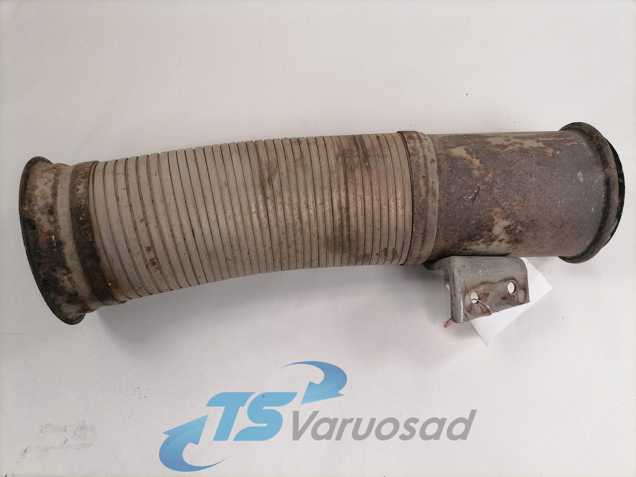 Scania Exhaust pipe 1725993 - Глушитель для Грузовиков: фото 1 Scania Exhaust pipe 1725993 - Глушитель для Грузовиков: фото 1