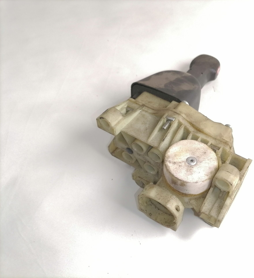 Scania Handbrake control lever 1774972 - Универсальная запчасть для Грузовиков: фото 3 Scania Handbrake control lever 1774972 - Универсальная запчасть для Грузовиков: фото 3