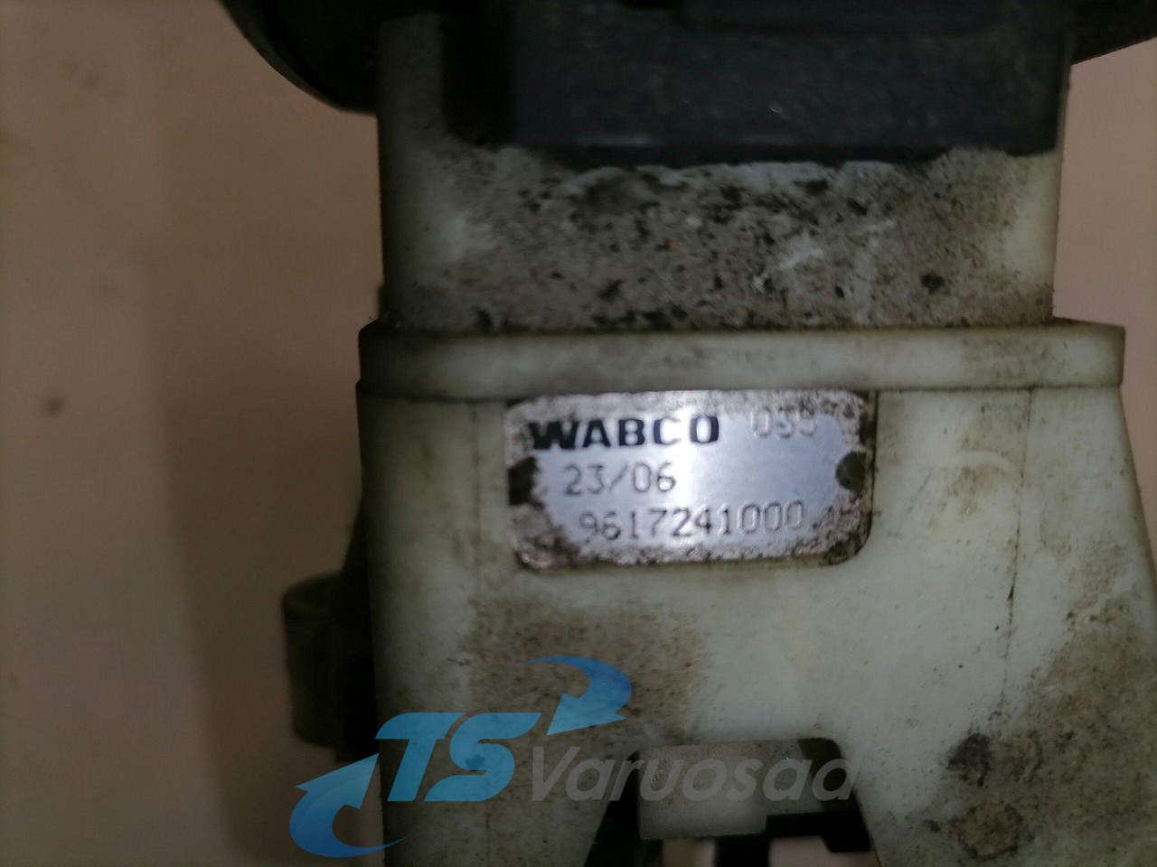 Scania Handbrake control lever 1774972 - Универсальная запчасть для Грузовиков: фото 3 Scania Handbrake control lever 1774972 - Универсальная запчасть для Грузовиков: фото 3