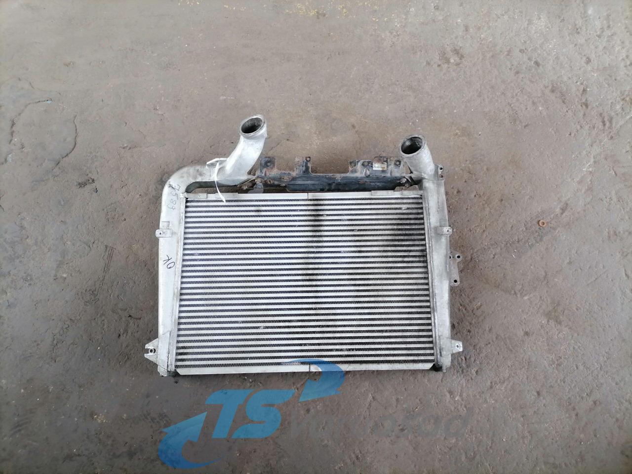 Scania Intercooler radiator 1817893 - Интеркулер для Грузовиков: фото 1 Scania Intercooler radiator 1817893 - Интеркулер для Грузовиков: фото 1