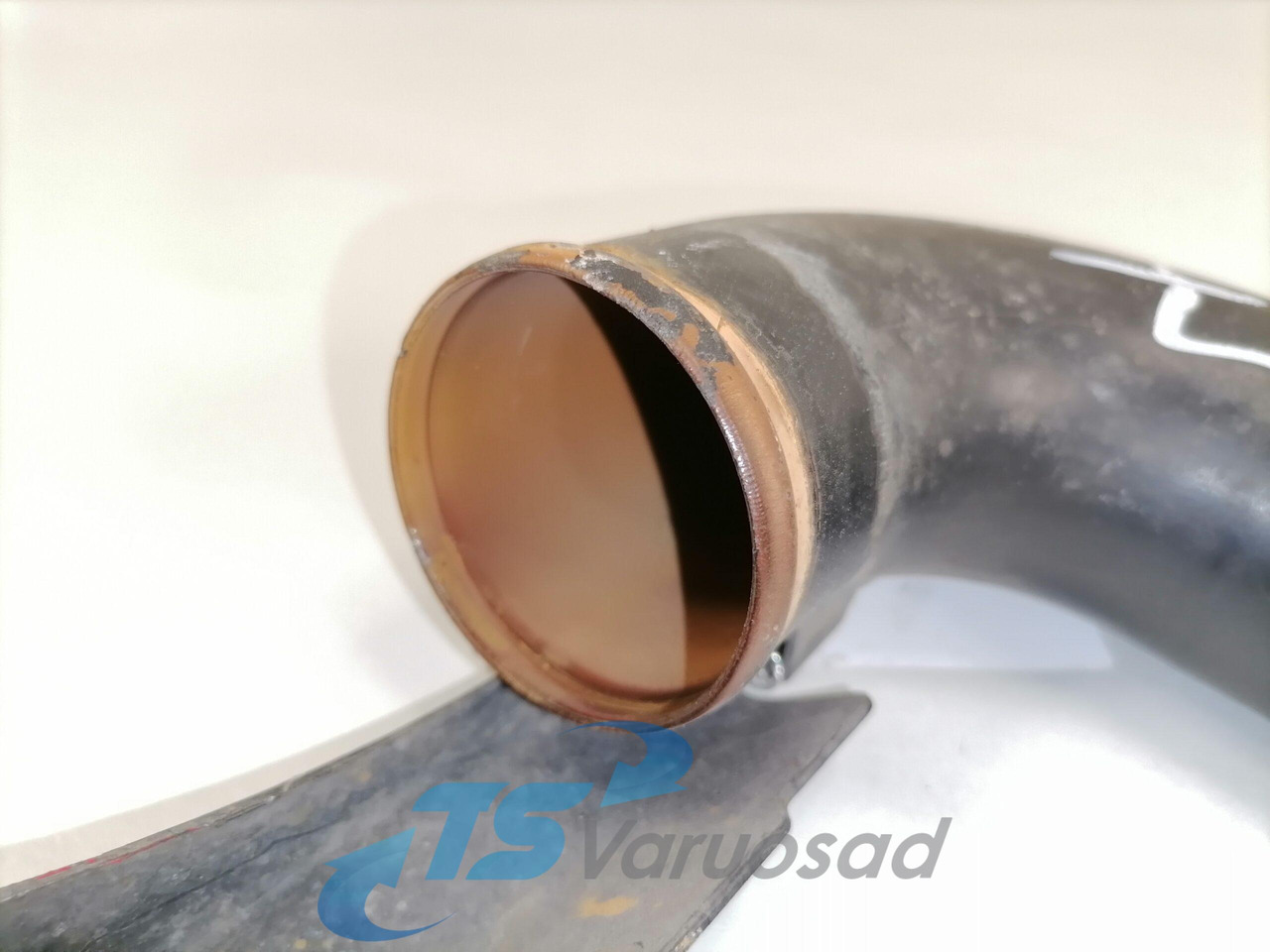 Scania Jahutusvedeliku toru, retarder 1867732 - Система охлаждения для Грузовиков: фото 2 Scania Jahutusvedeliku toru, retarder 1867732 - Система охлаждения для Грузовиков: фото 2